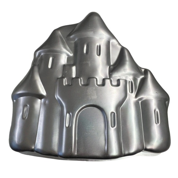 Vintage 1998 Wilton Enchanted Castle Cake Pan Party Birthday #2105-2031 - Picture 1 of 3